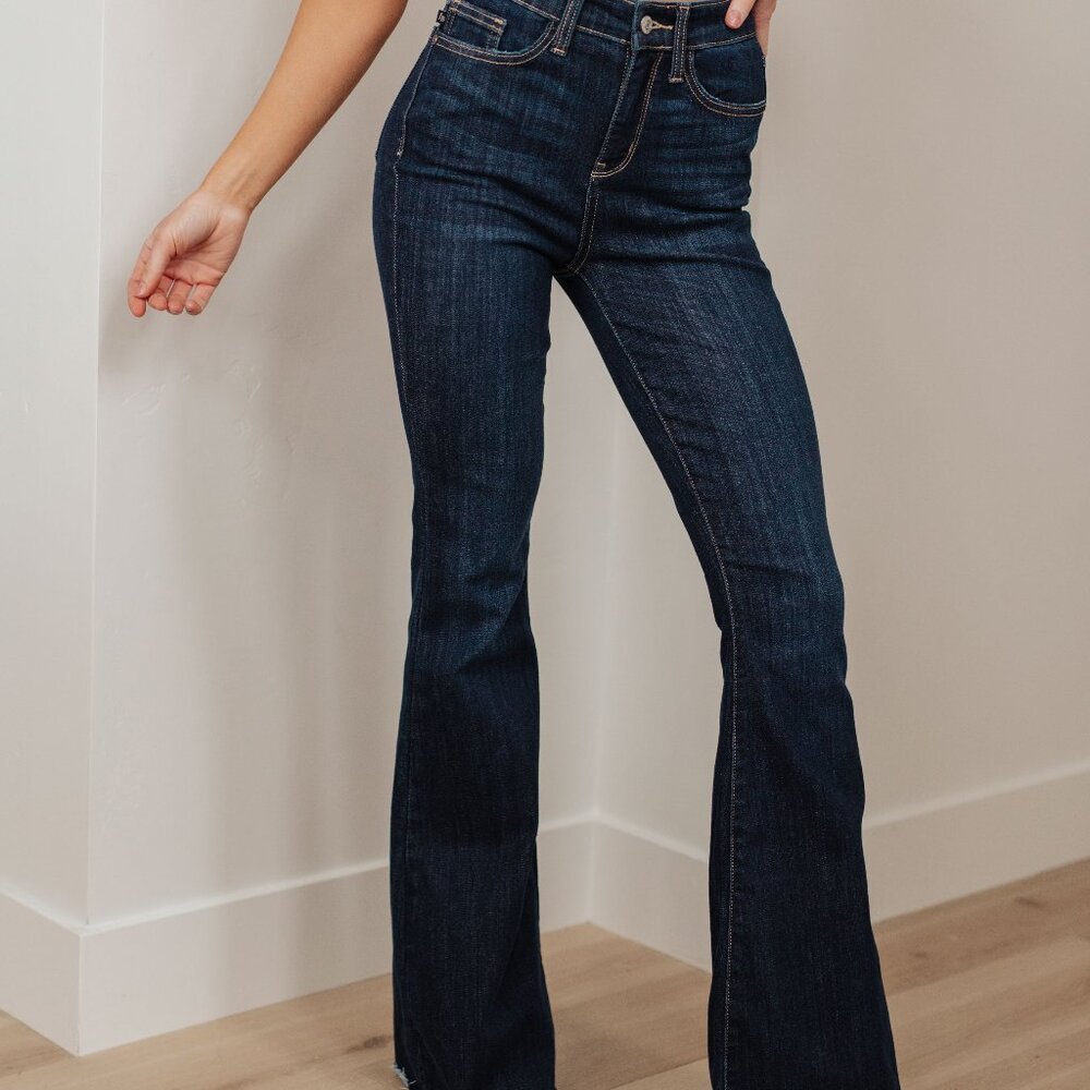 NWT Judy Blue Flares - Dark Wash 0/24